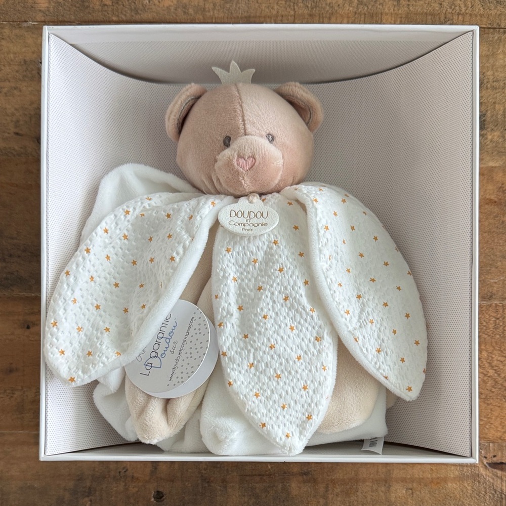 Doudou et Compagnie Paris Lovey Beige Teddy Bear Comforter New in Box Unisex